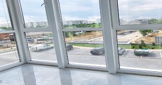 Панорамное остекление балкона Урай цена от 11 тыс. руб. м/п.